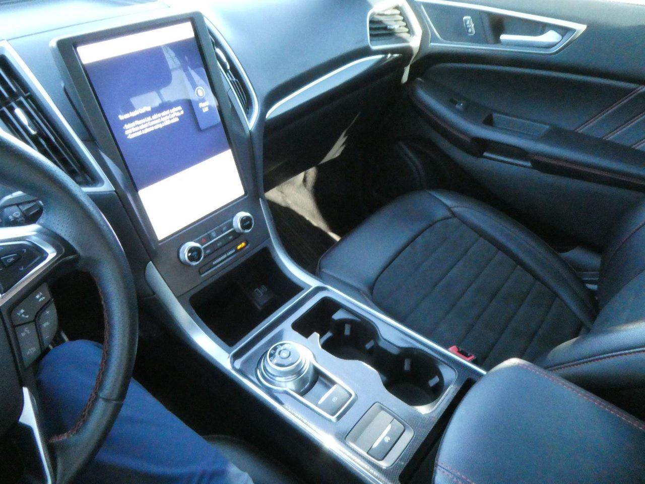 2021 Ford Edge SEL ST-Line Photo