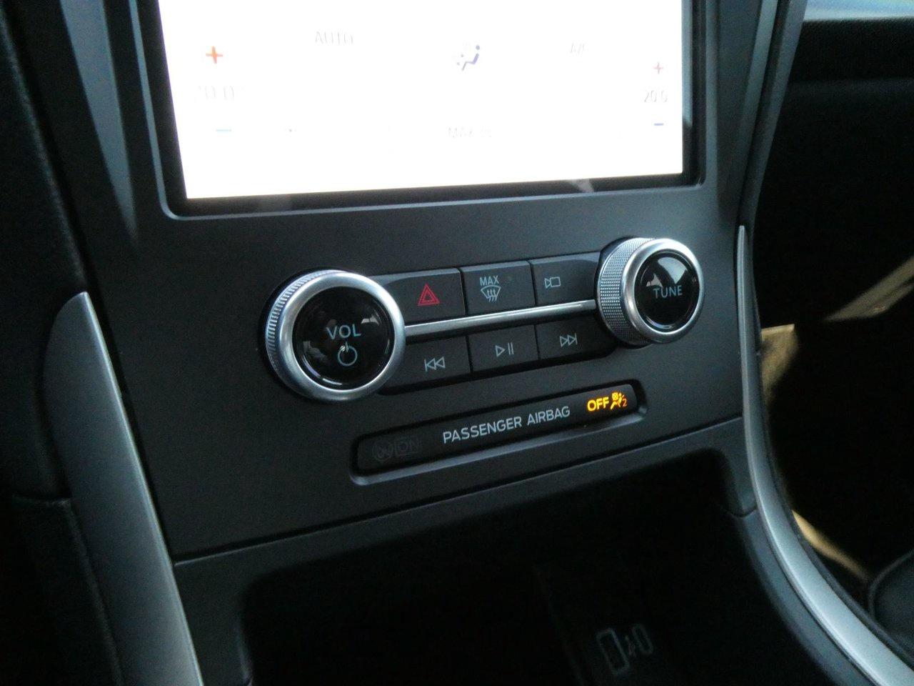 2021 Ford Edge SEL ST-Line Photo