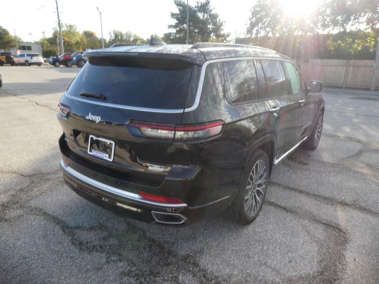 2024 Jeep Grand Cherokee L SUMMIT Summit Reserve Photo4