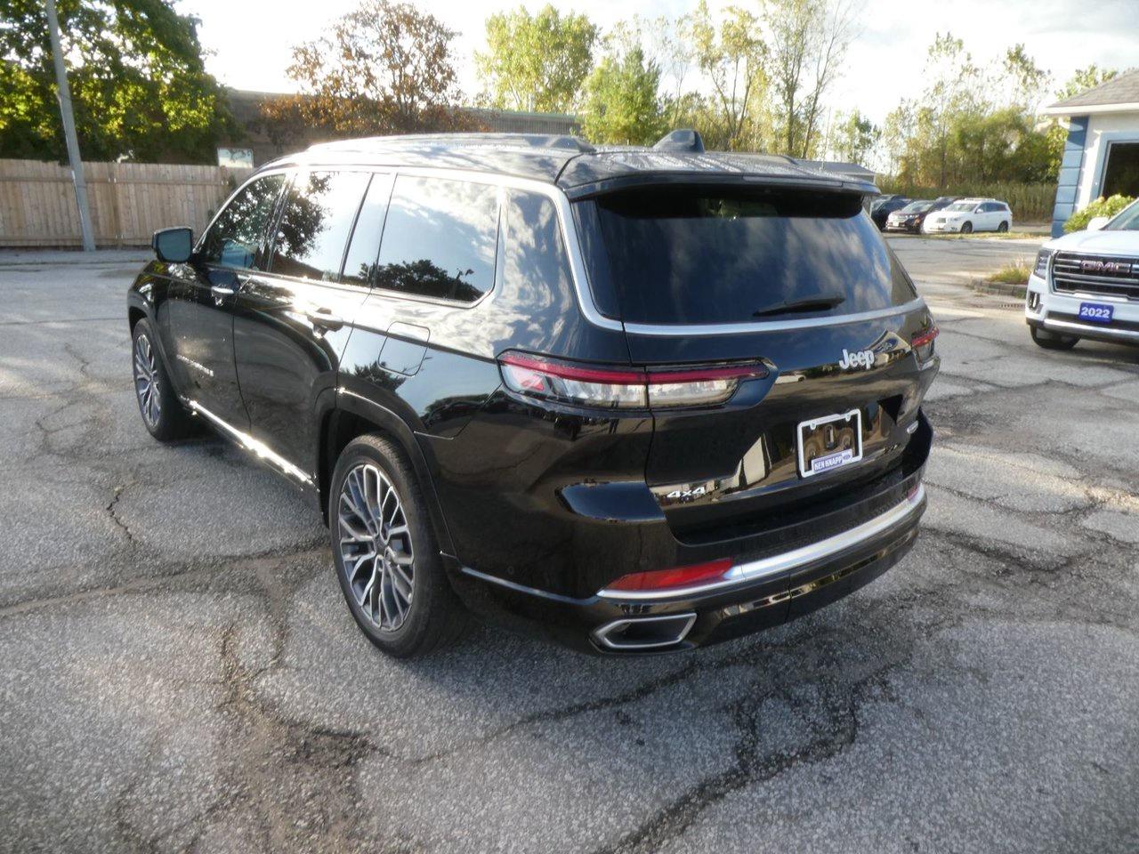 2024 Jeep Grand Cherokee L SUMMIT Summit Reserve Photo2