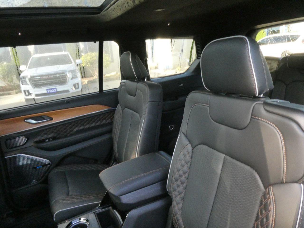 2024 Jeep Grand Cherokee L SUMMIT Summit Reserve Photo