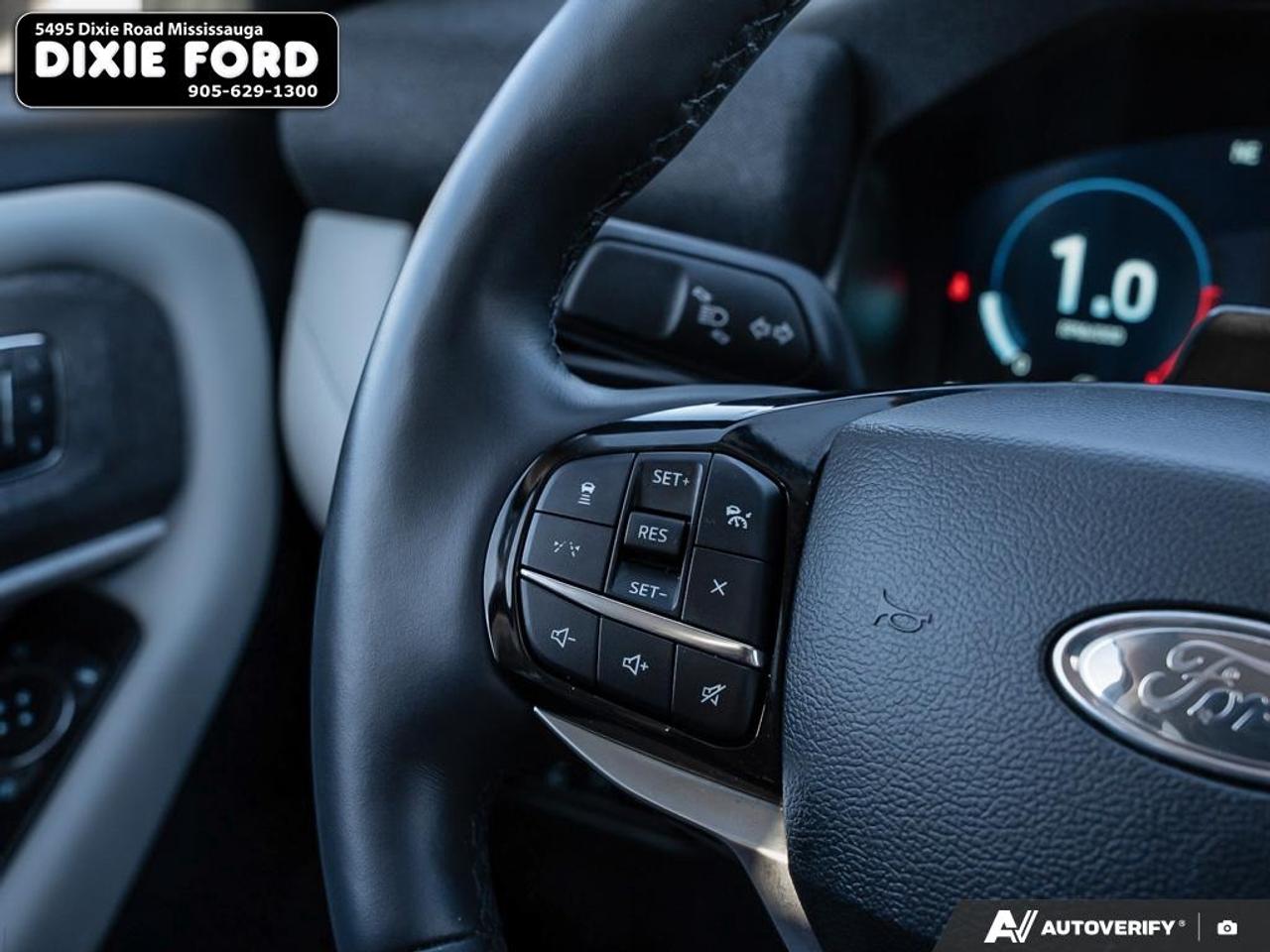 2025 Ford Explorer Platinum Photo
