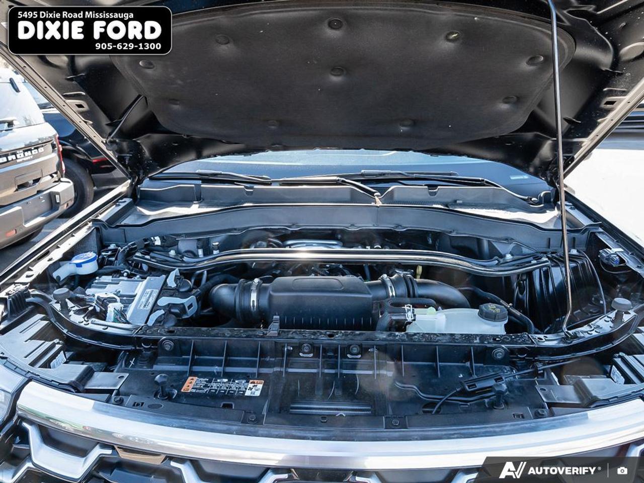 2025 Ford Explorer Platinum Photo