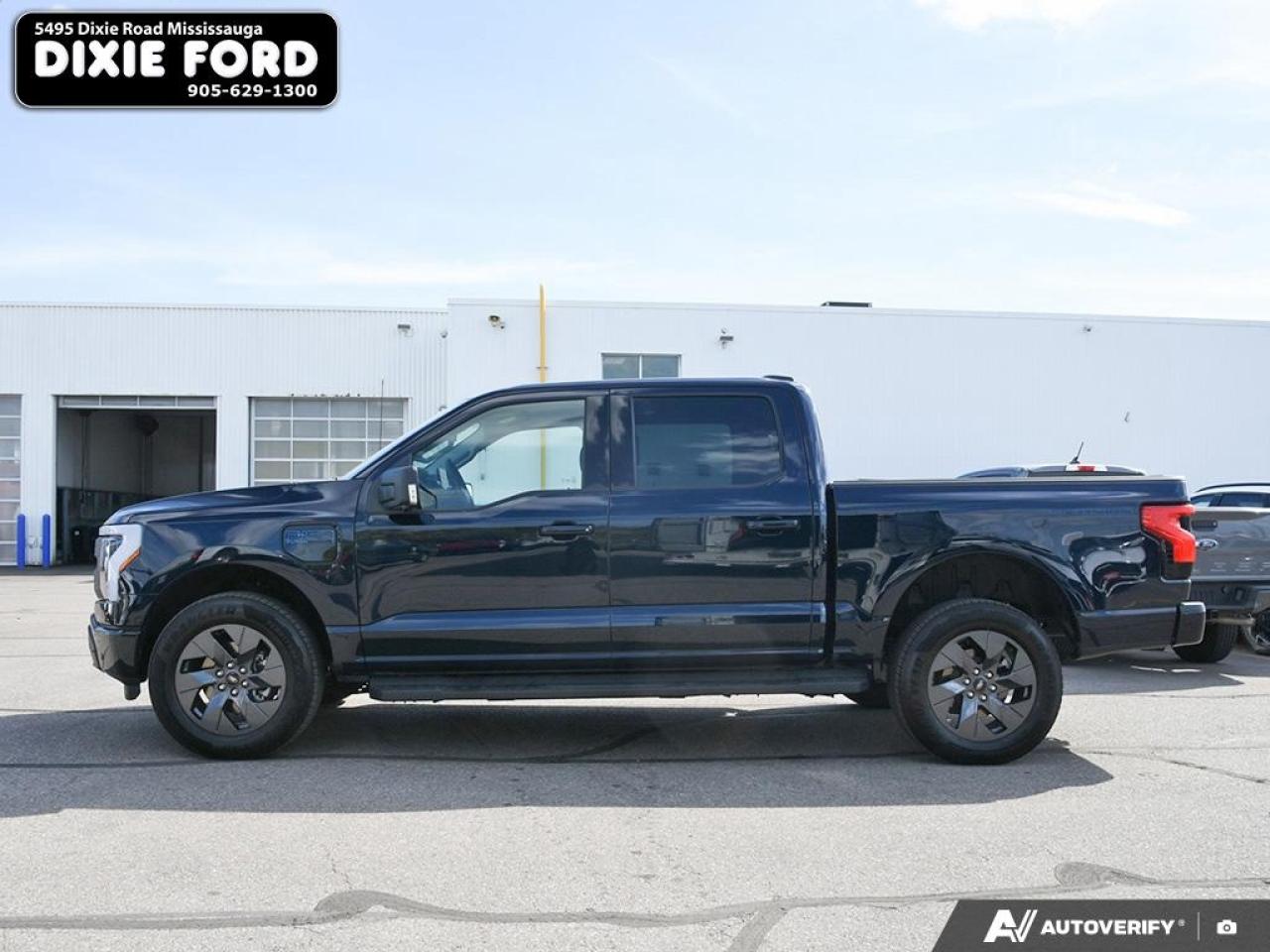 2025 Ford F-150 Lightning Flash Photo2