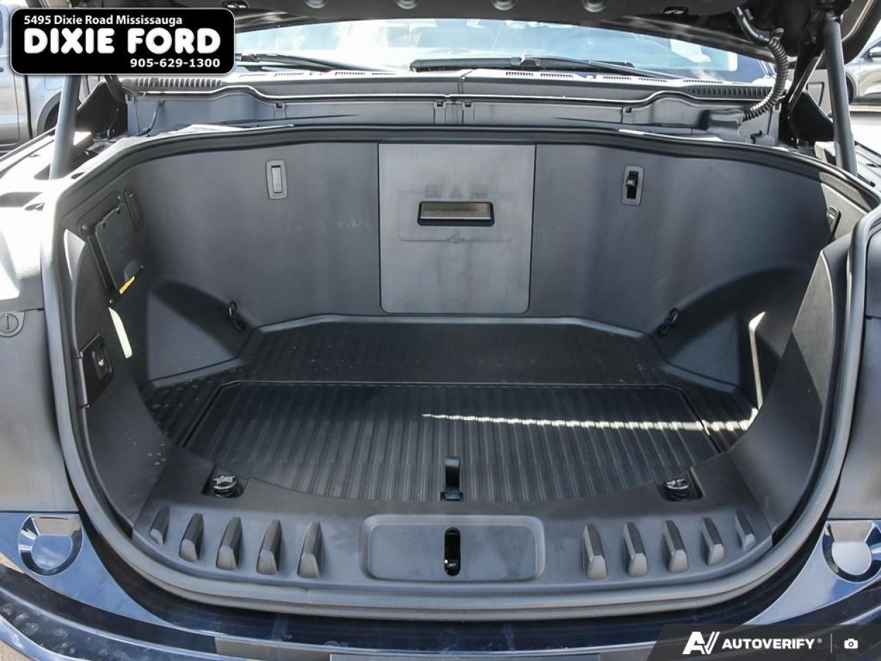 2025 Ford F-150 Lightning Flash Photo