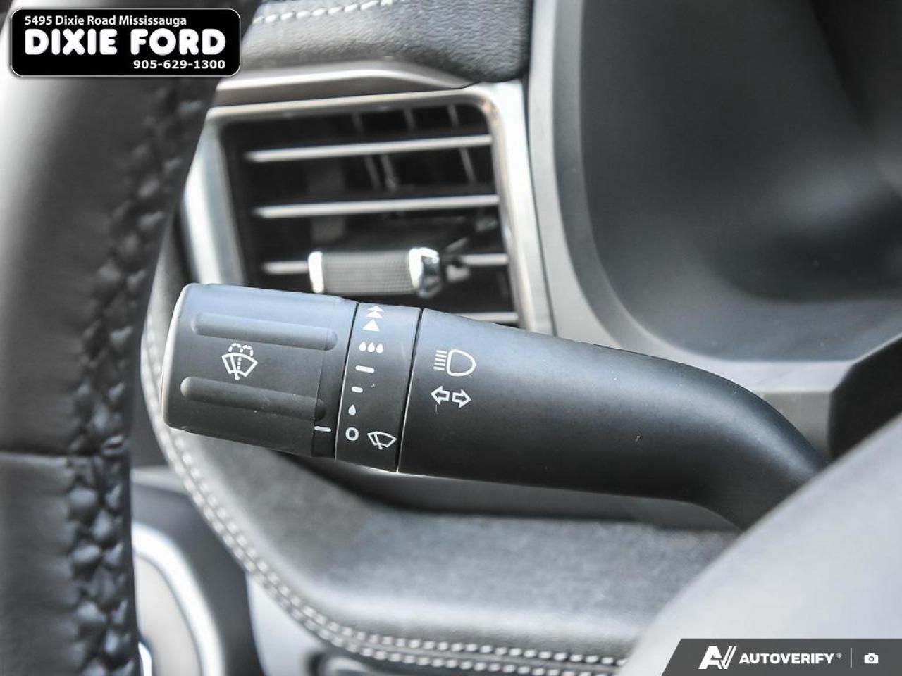 2025 Ford F-150 Lightning Flash Photo