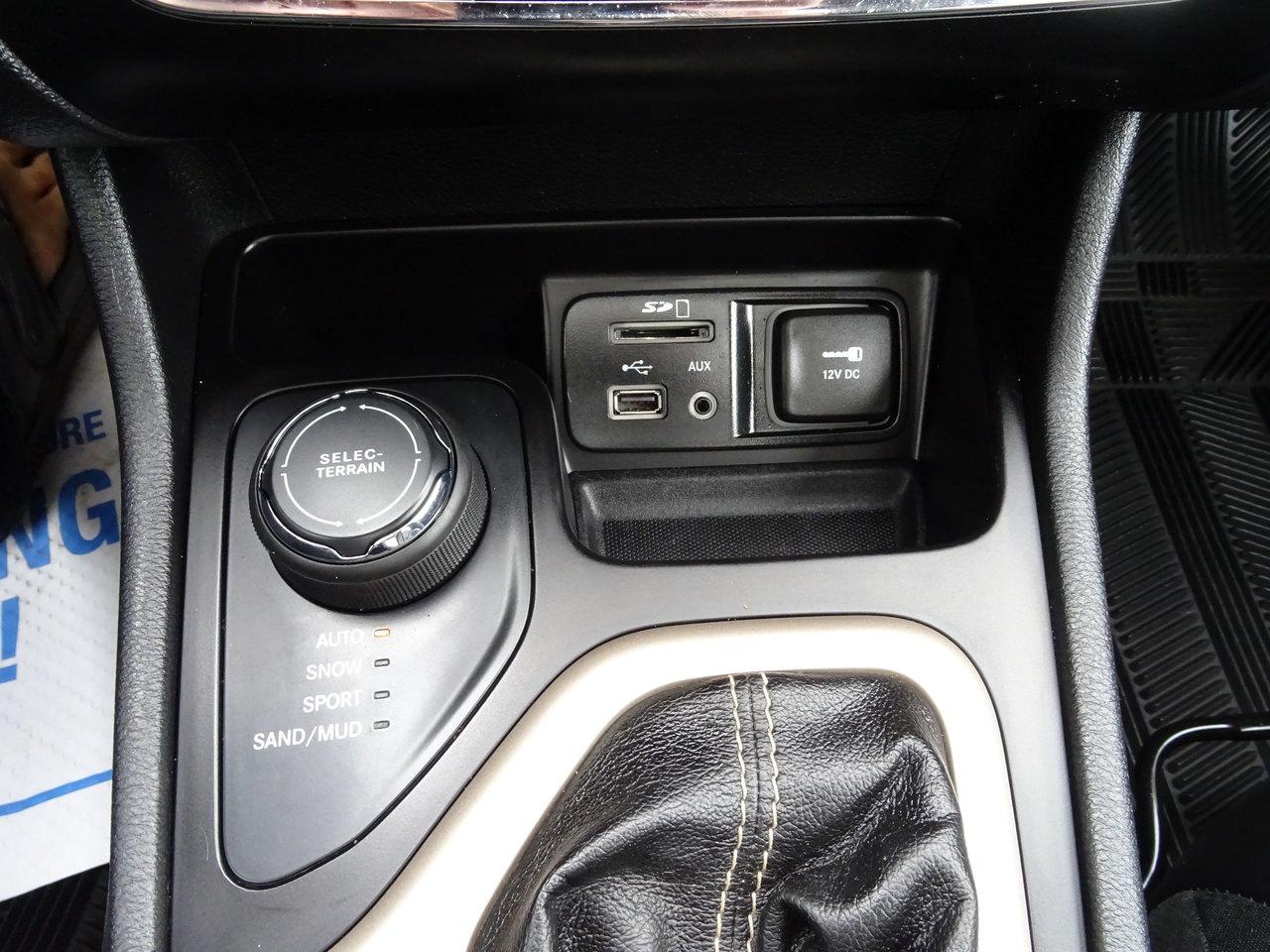 2016 Jeep Cherokee Limited - Photo #17