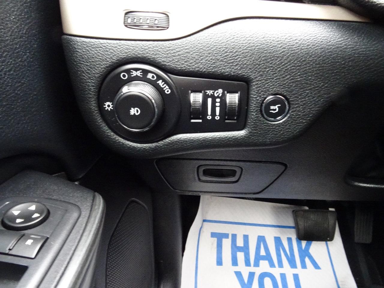 2016 Jeep Cherokee Limited - Photo #22