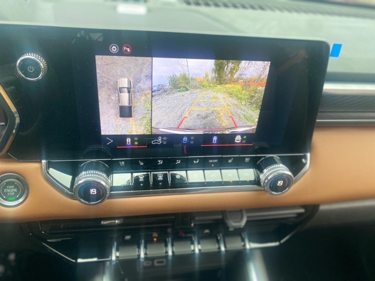 2026 GMC Canyon AT4  - Leather Seats Photo