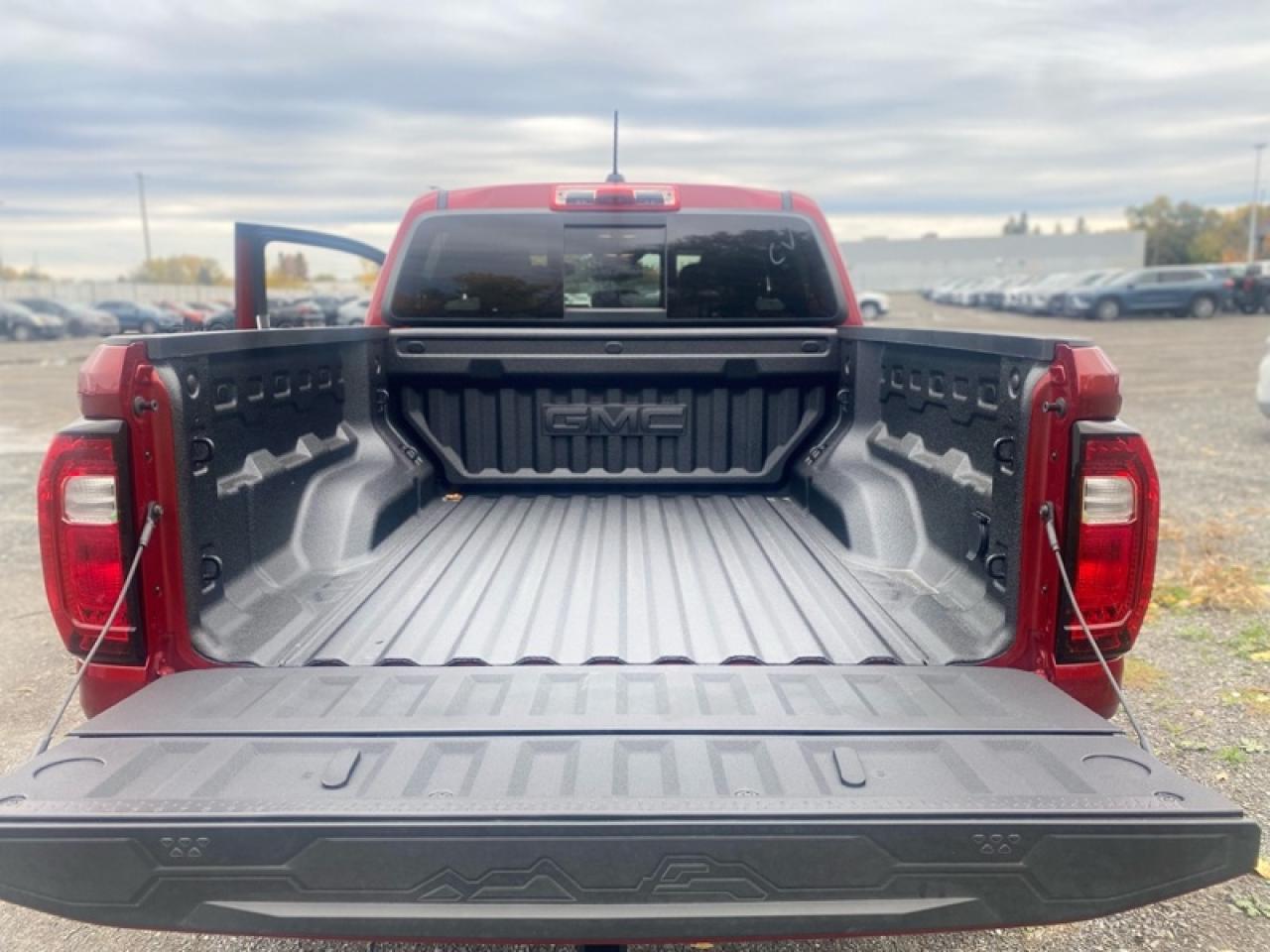 2026 GMC Canyon AT4  - Leather Seats Photo4