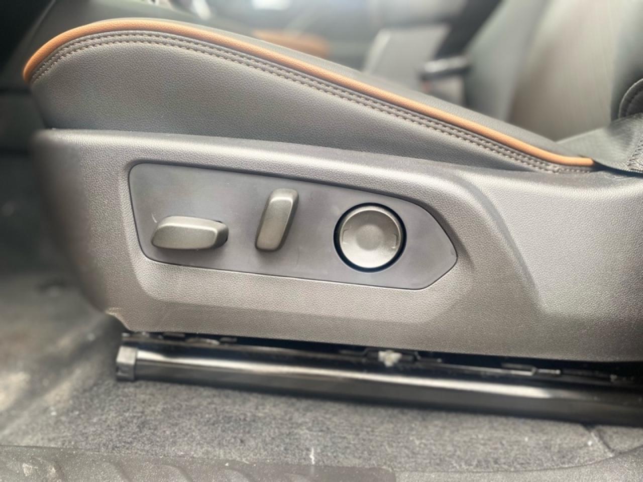 2026 GMC Canyon AT4  - Leather Seats Photo