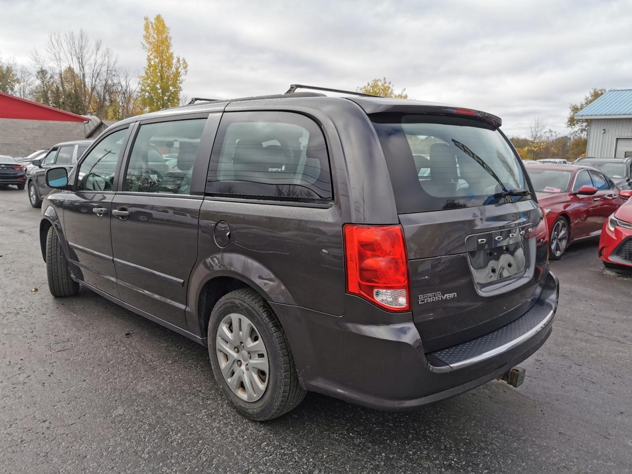 2016 Dodge Grand Caravan SE Photo2