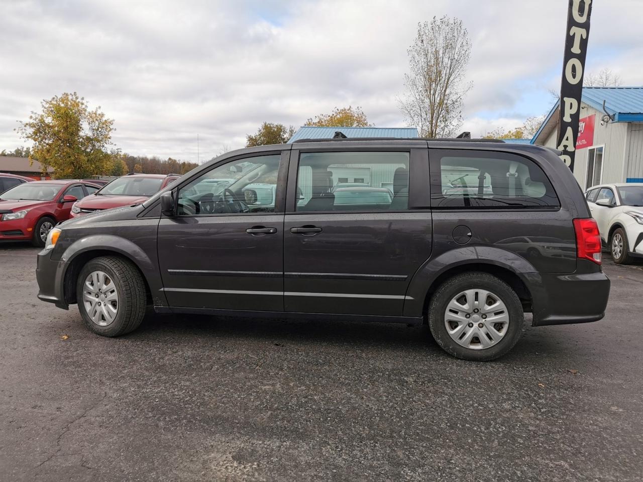 2016 Dodge Grand Caravan SE - Photo #2