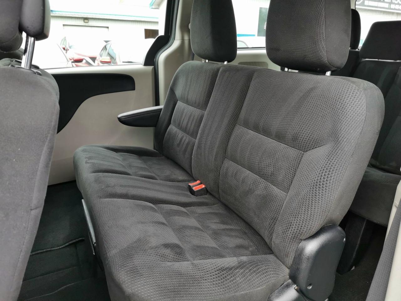 2016 Dodge Grand Caravan SE - Photo #12