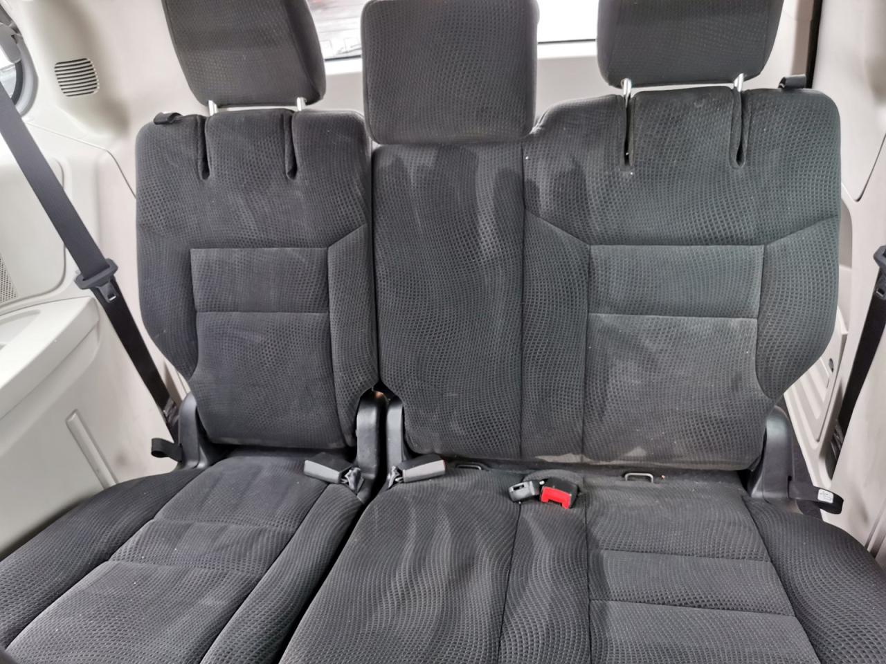 2016 Dodge Grand Caravan SE - Photo #13