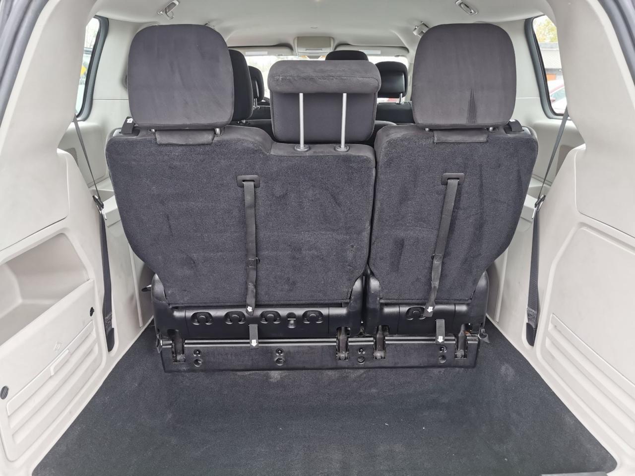 2016 Dodge Grand Caravan SE - Photo #14