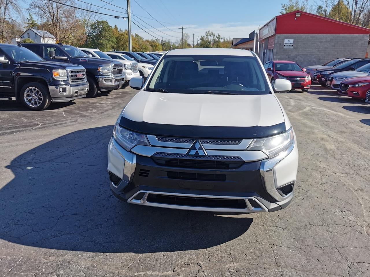 2019 Mitsubishi Outlander SE AWC Photo