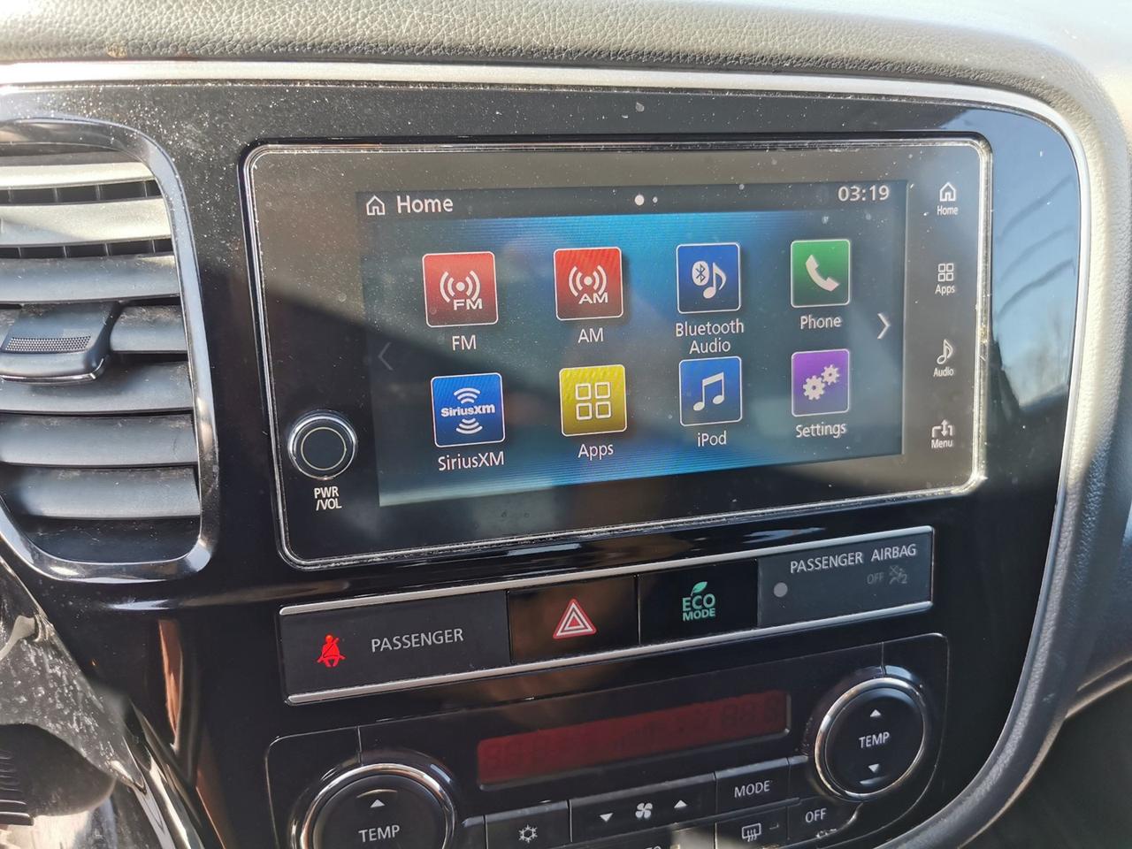 2019 Mitsubishi Outlander SE AWC Photo