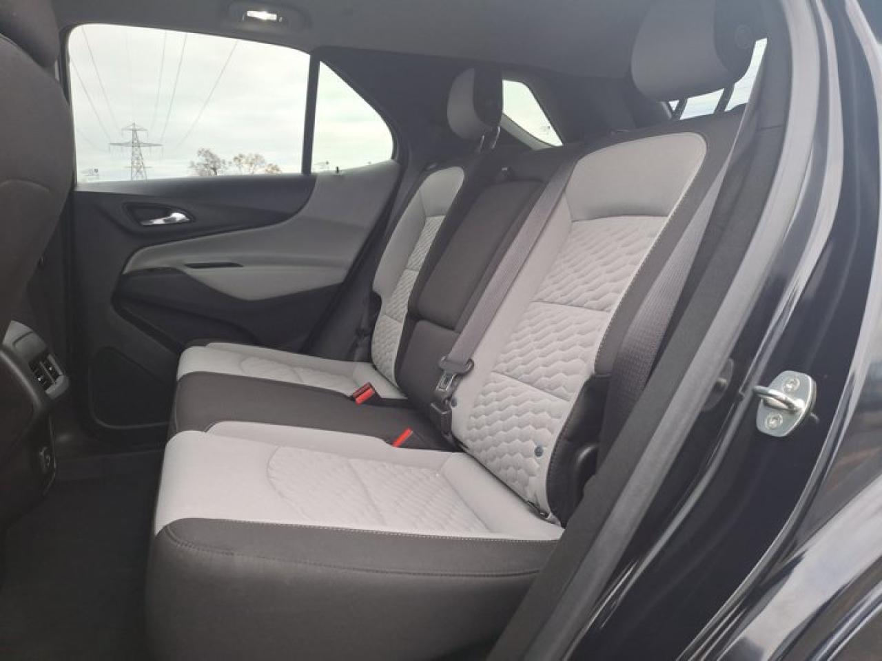 2020 Chevrolet Equinox LS | Heated Seats | CarPlay + Android | Rear Camera | and More ! Photo