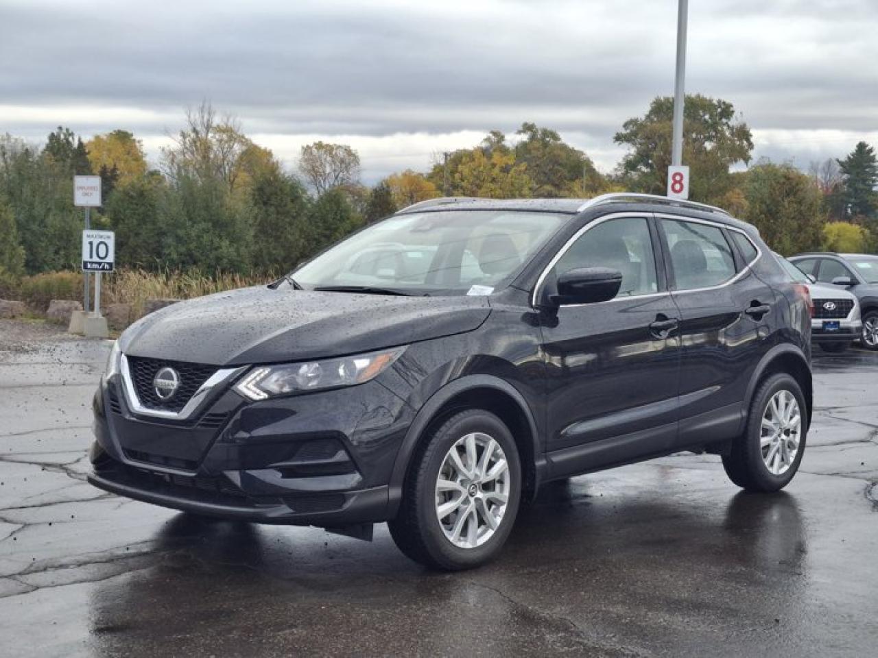 Used 2021 Nissan Qashqai SV | Sunroof | Heated Seats + Steering | Remote Start | CarPlay | Adaptive Cruise | BSM and More ! for sale in Guelph, ON