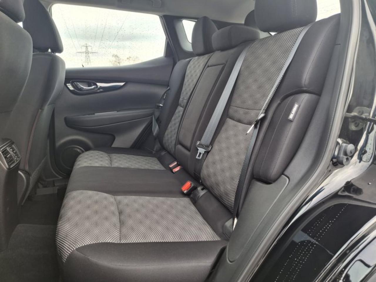 2021 Nissan Qashqai SV | Sunroof | Heated Seats + Steering | Remote Start | CarPlay | Adaptive Cruise | BSM and More ! Photo