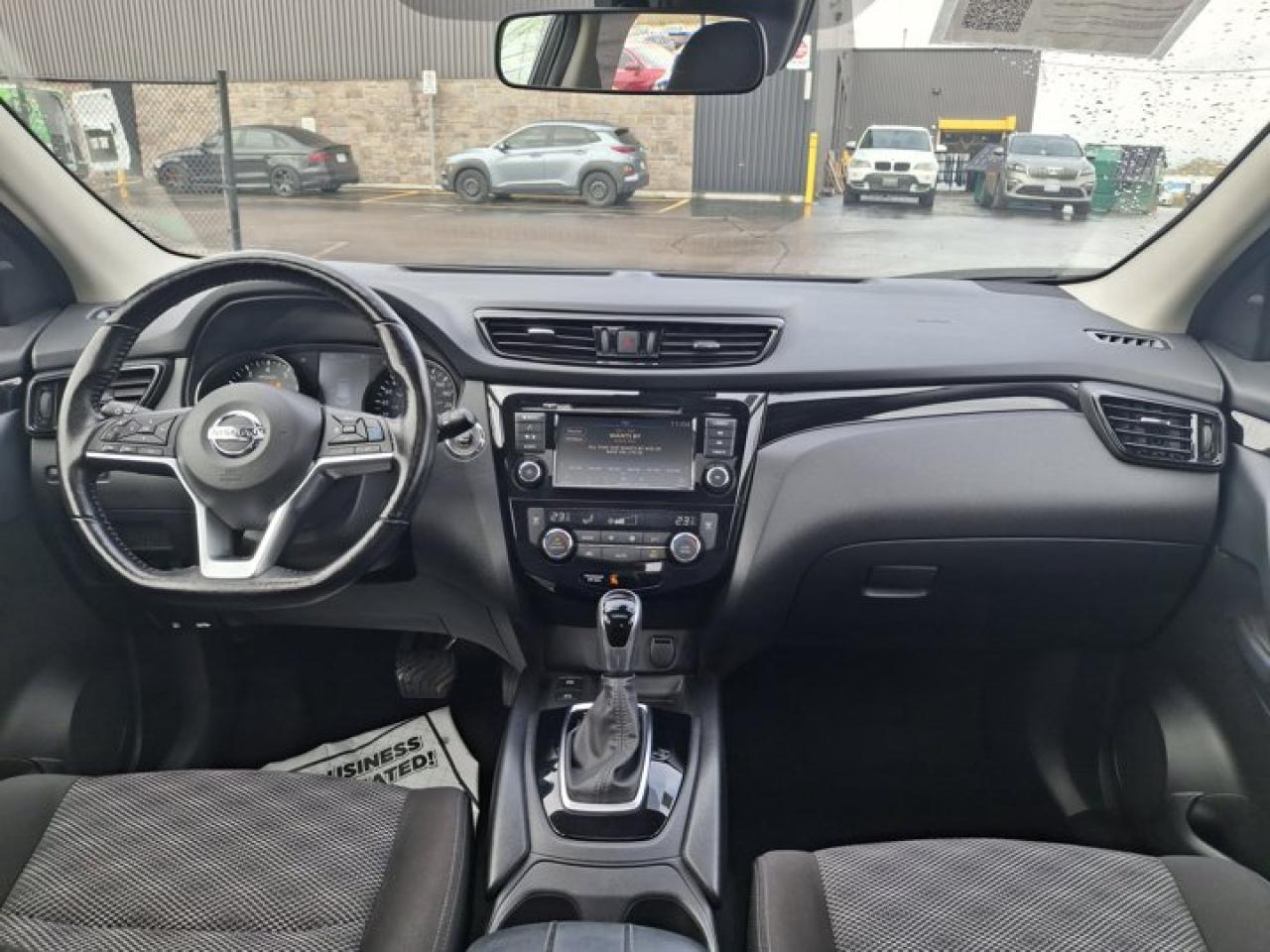 2021 Nissan Qashqai SV | Sunroof | Heated Seats + Steering | Remote Start | CarPlay | Adaptive Cruise | BSM and More ! Photo