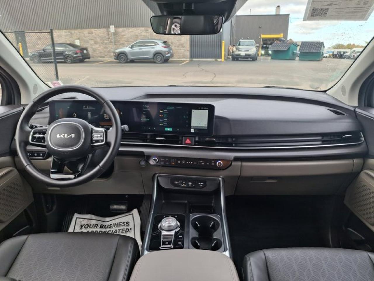 2025 Kia Carnival Hybrid EX | Leather | Nav | Power Seats | Power Sliding Doors | Smart Cruise | CarPlay + Android and More ! Photo