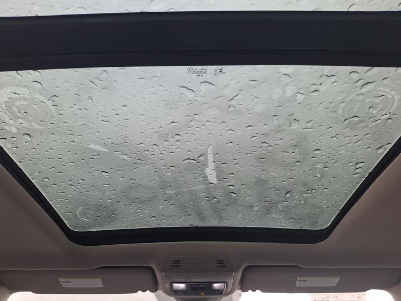 2024 Volkswagen Atlas Highline AWD | Leather | Nav | Pano Roof | Cooled + Heated Seats | Adaptive Cruise | and More ! Photo