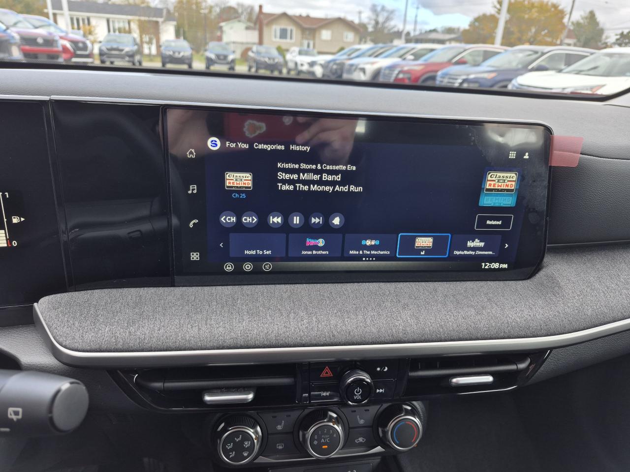 2026 Nissan Kicks S Photo9