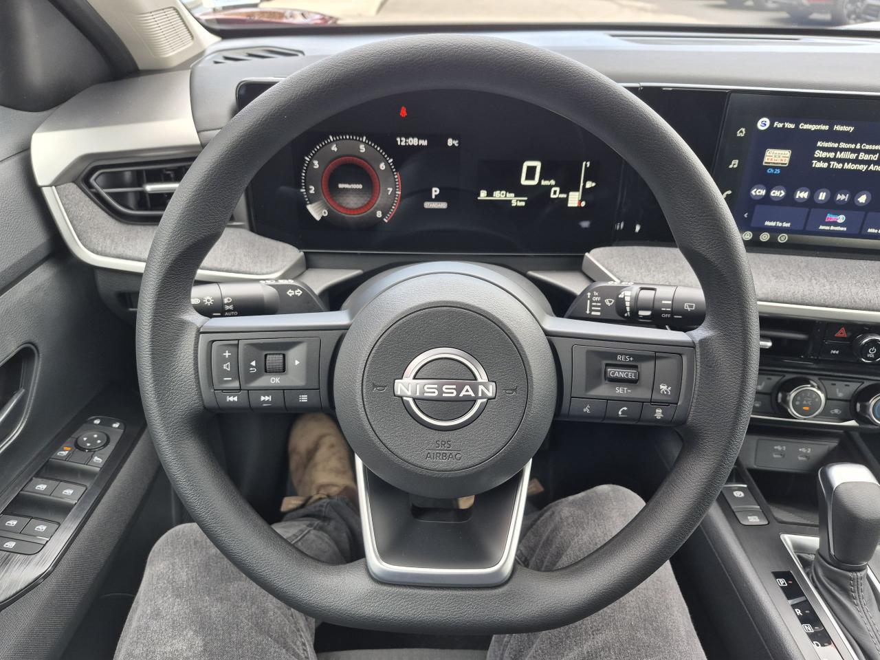 2026 Nissan Kicks S Photo7