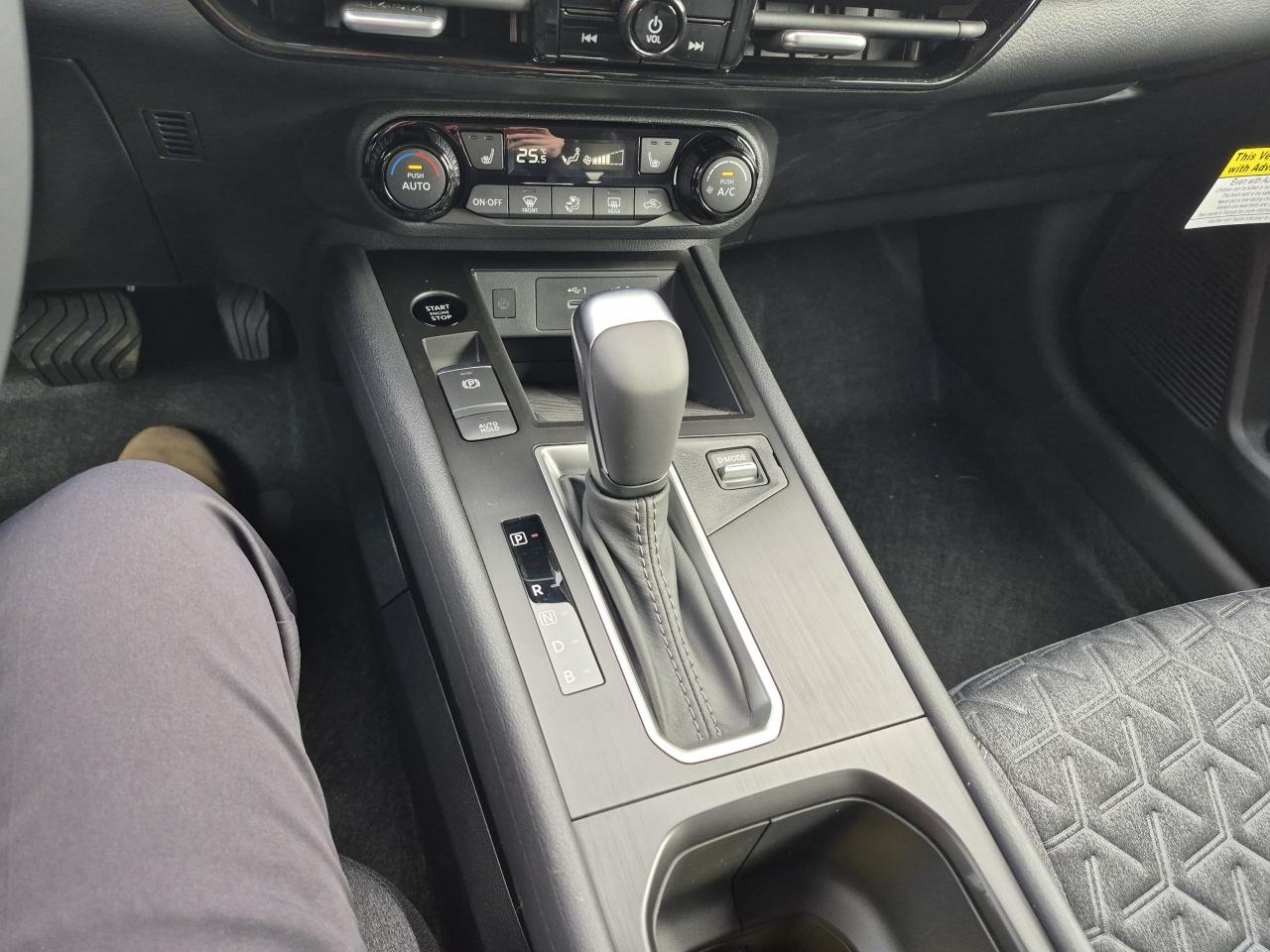 2026 Nissan Kicks SV Photo10