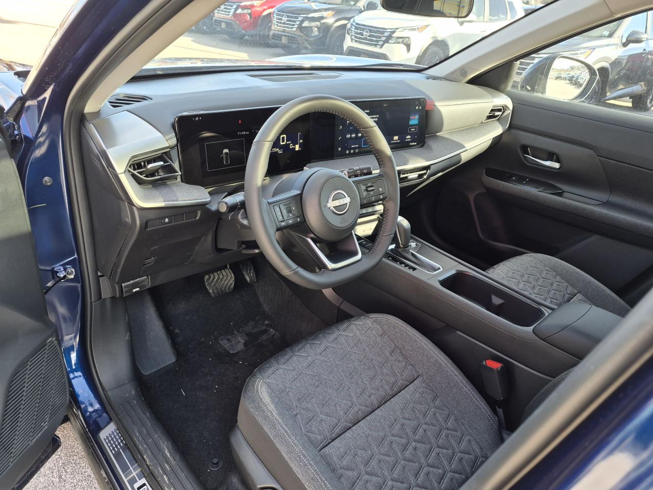 2026 Nissan Kicks SV PREMIUM Photo6