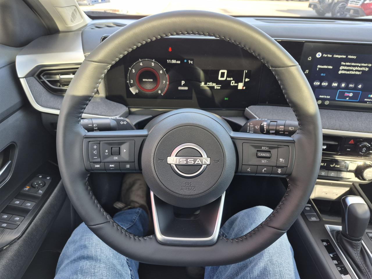 2026 Nissan Kicks SV PREMIUM Photo7