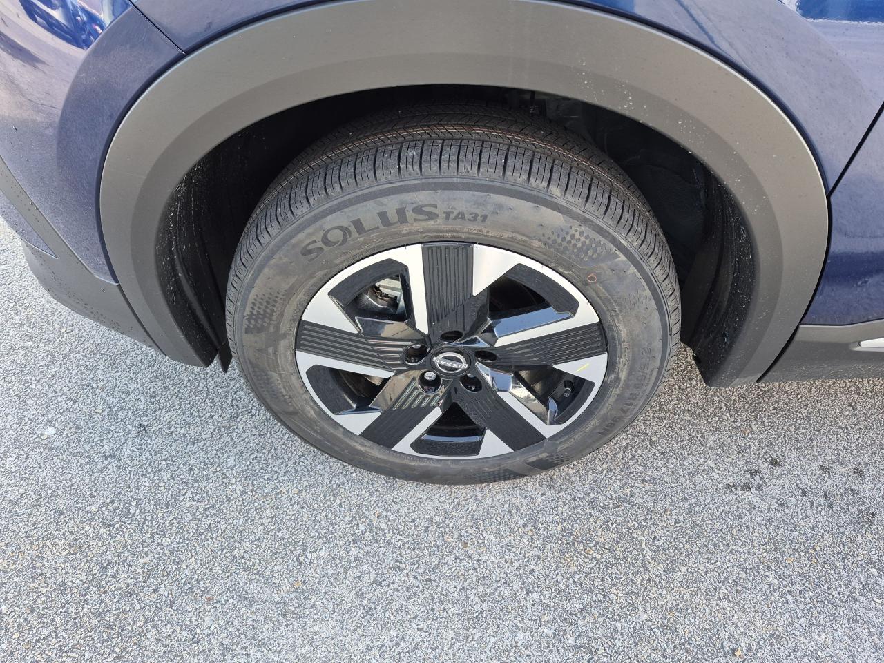 2026 Nissan Kicks SV PREMIUM Photo16