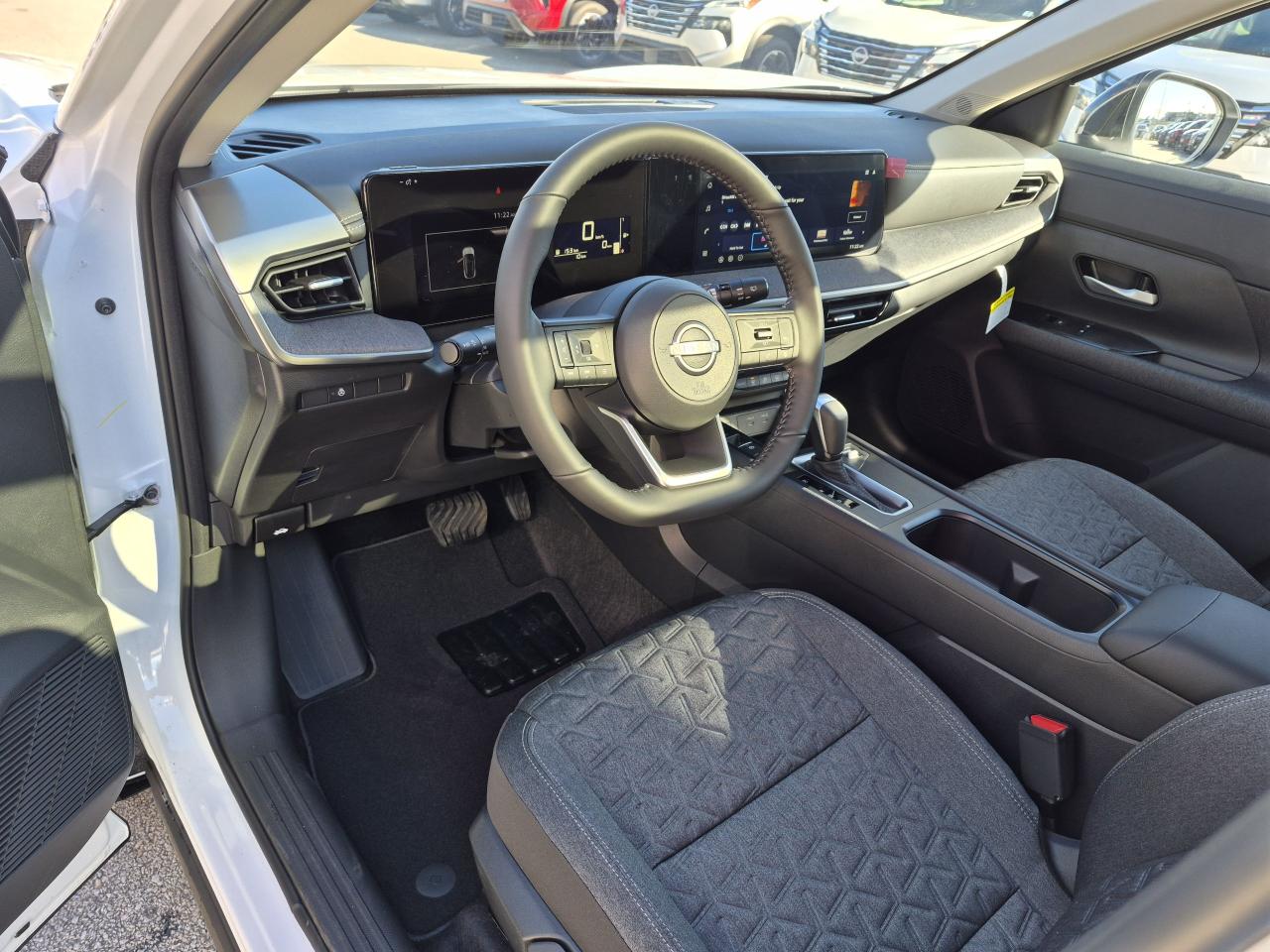 2026 Nissan Kicks SV Photo23