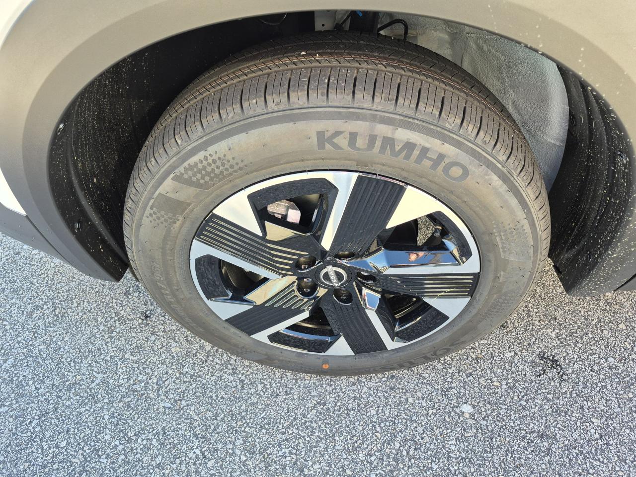 2026 Nissan Kicks SV Photo33