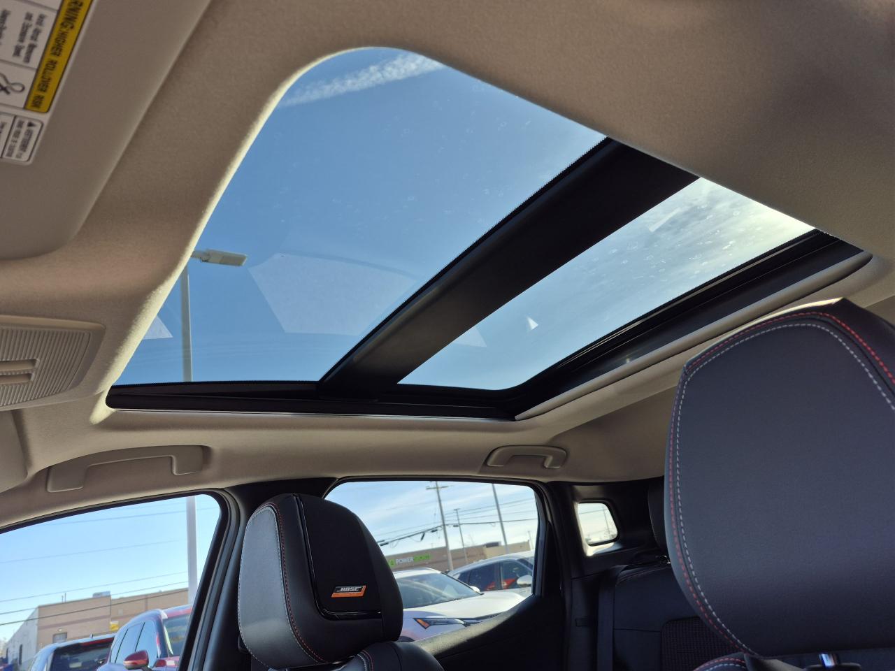 2026 Nissan Kicks SR PREMIUM Photo12