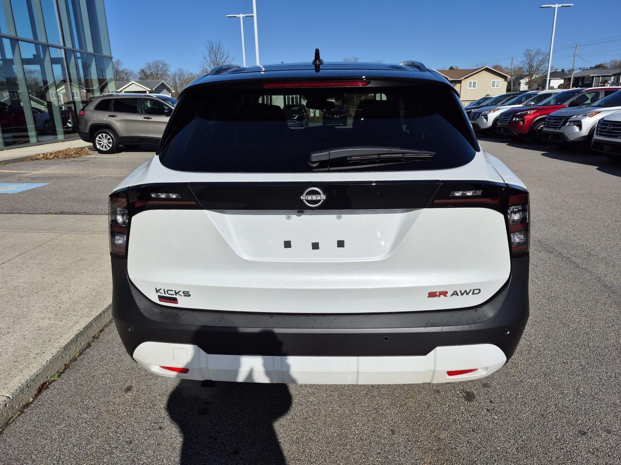 2026 Nissan Kicks SR PREMIUM Photo4