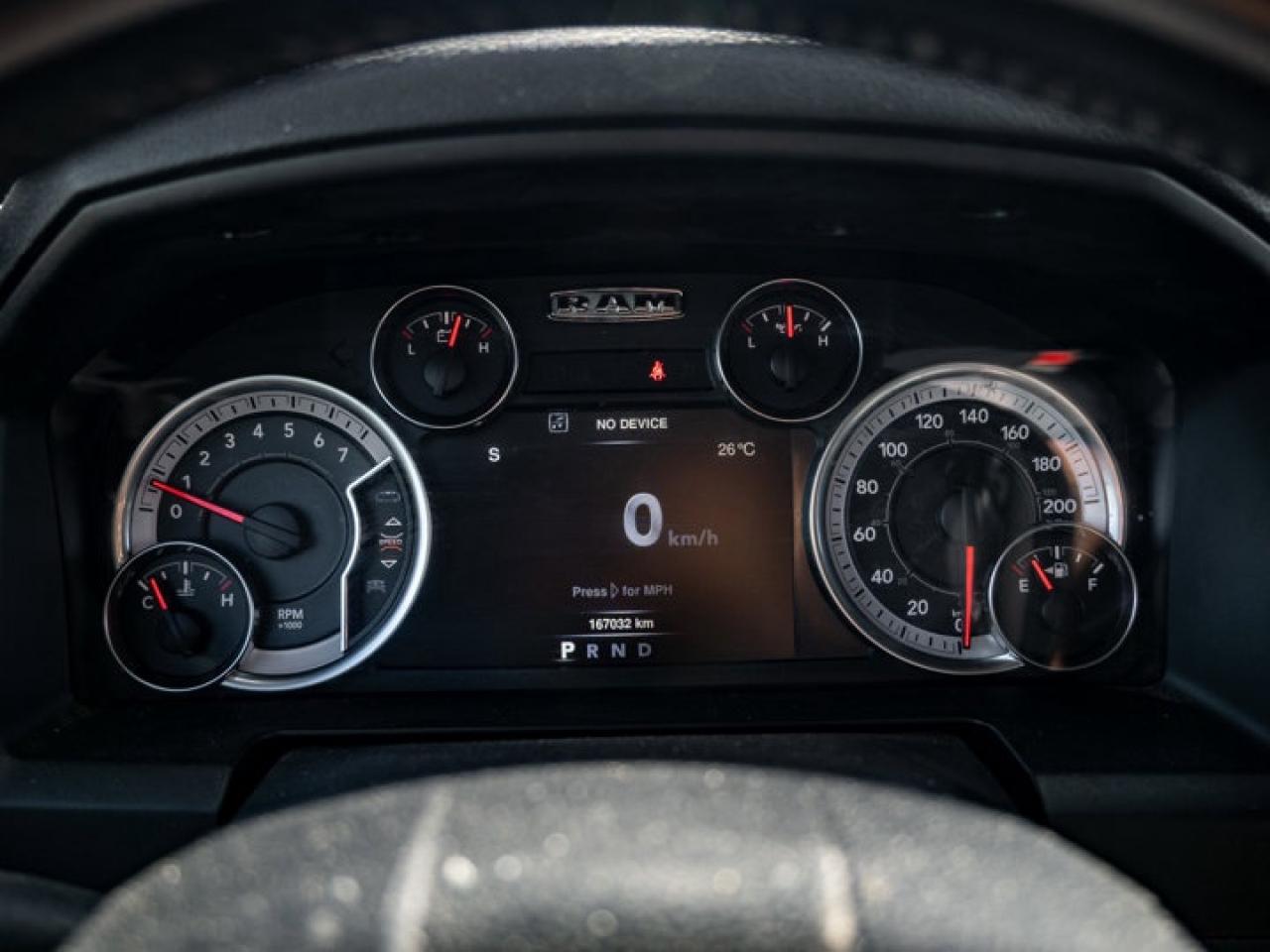 2022 RAM 1500 Classic WARLOCK Photo3