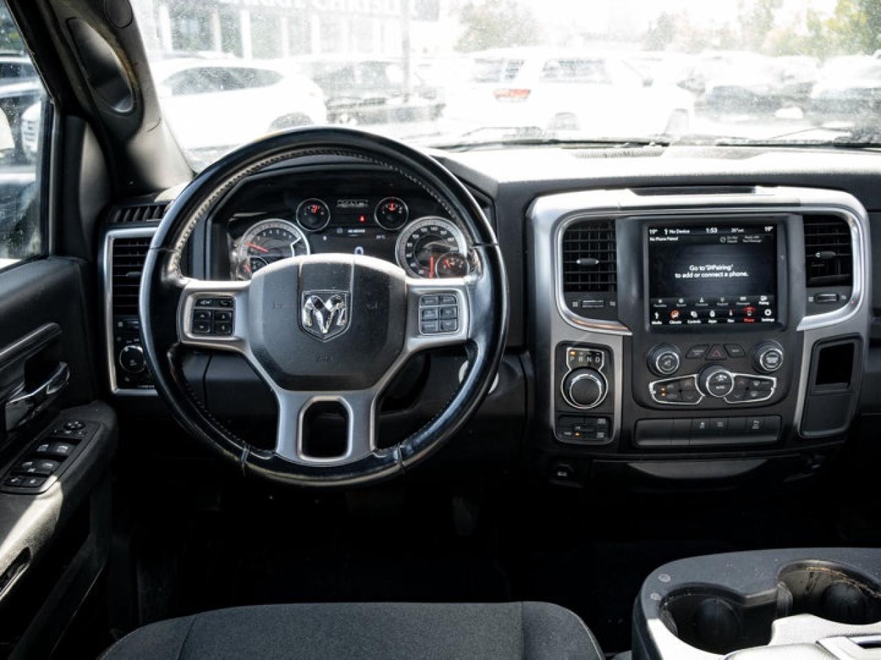 2022 RAM 1500 Classic WARLOCK Photo2