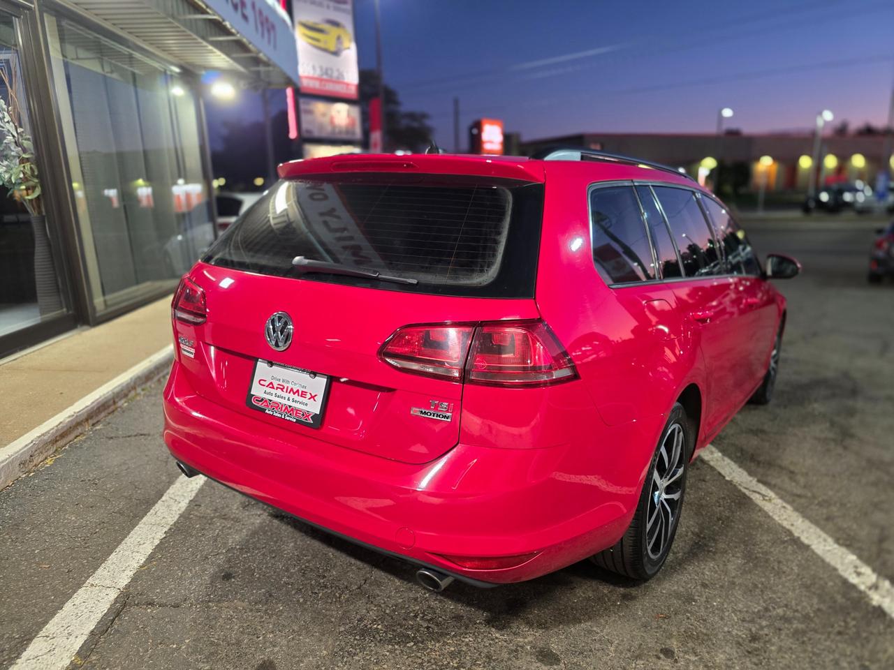 2017 Volkswagen Golf Sportwagen 1.8 TSI Comfortline AWD | Sunroof | BSM | Leather | Backup Camera | Photo