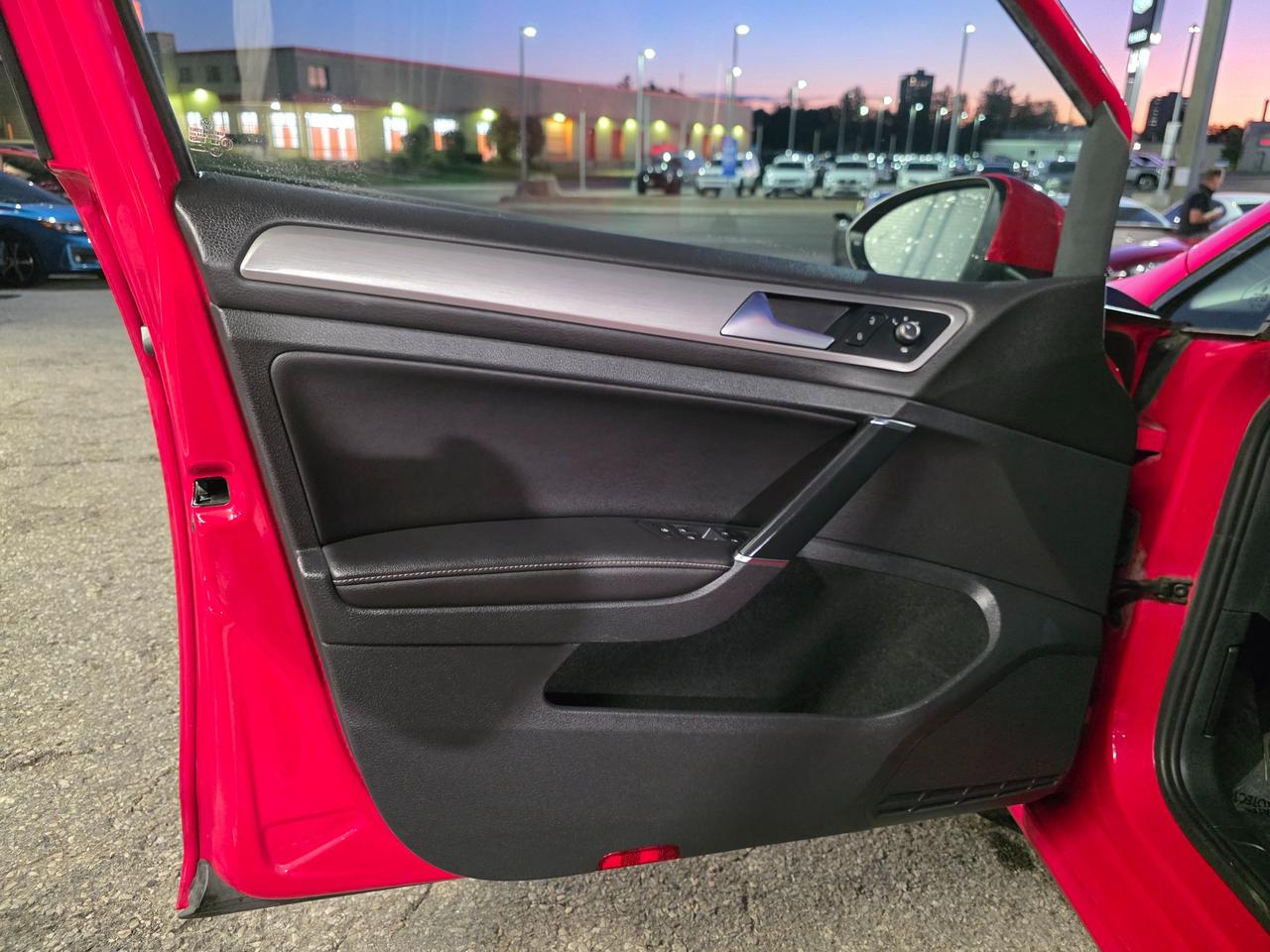 2017 Volkswagen Golf Sportwagen 1.8 TSI Comfortline AWD | Sunroof | BSM | Leather | Backup Camera | Photo