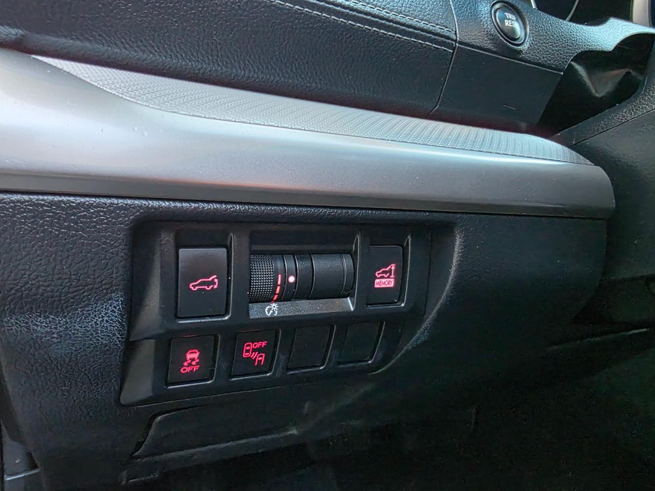 2018 Subaru Outback 3.6R Touring 3.6L | Sunroof | BSM | Apple Car Play | Android Auto | Backup Camera Photo