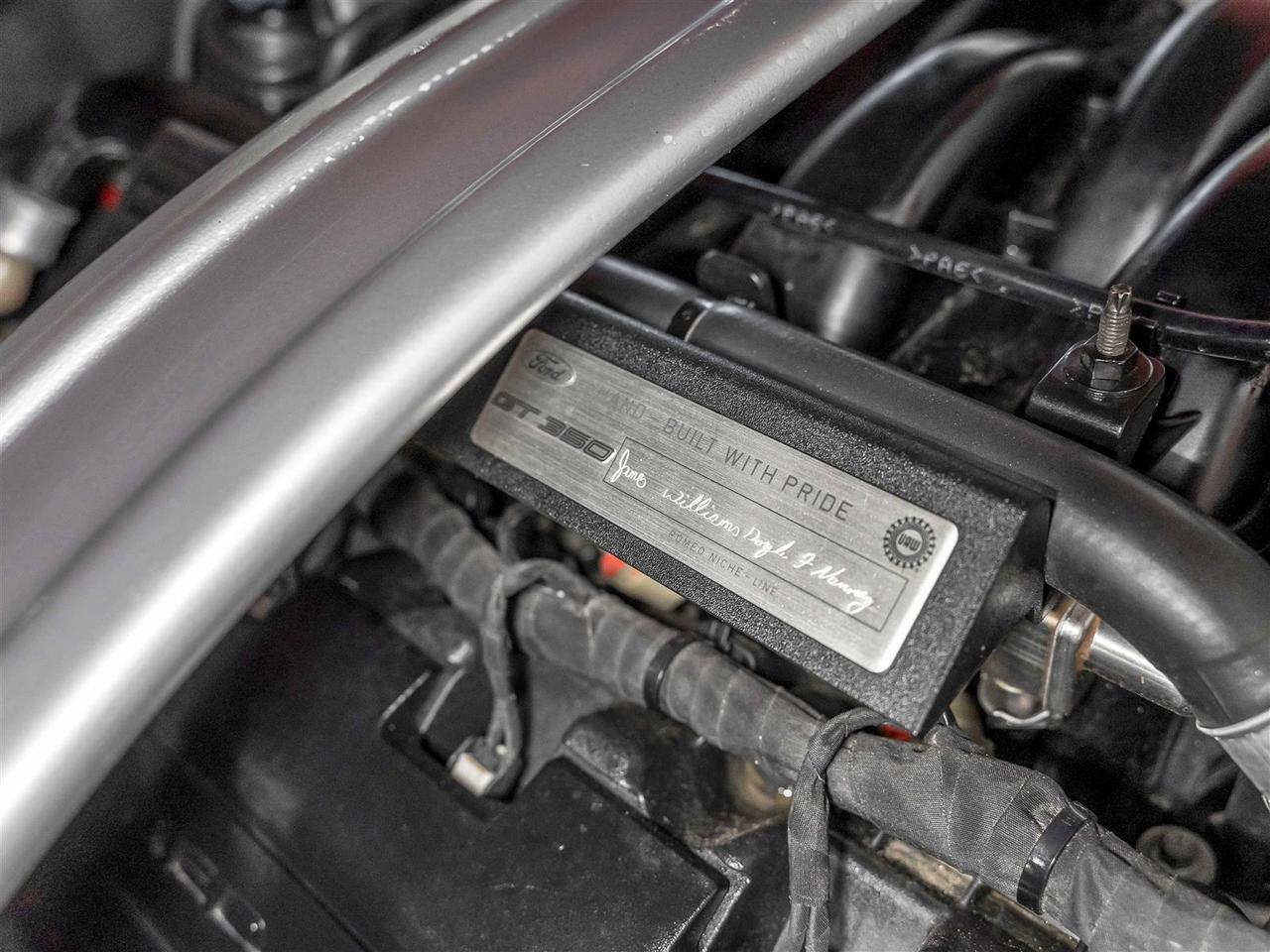 2016 Ford Mustang SHELBY GT350|NAVI|REAR CAM|PERF EXHAUST|LOADED Photo