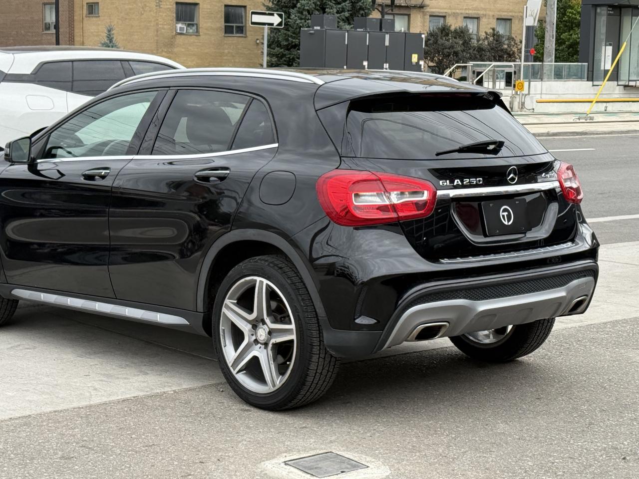 2016 Mercedes-Benz GLA 250 //AMG SPORT | PANO | LOADED Photo