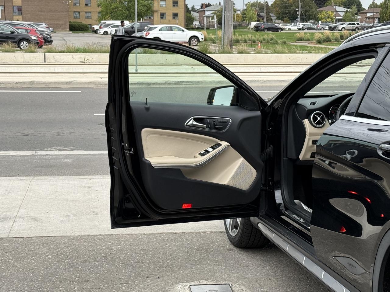 2016 Mercedes-Benz GLA 250 //AMG SPORT | PANO | LOADED Photo