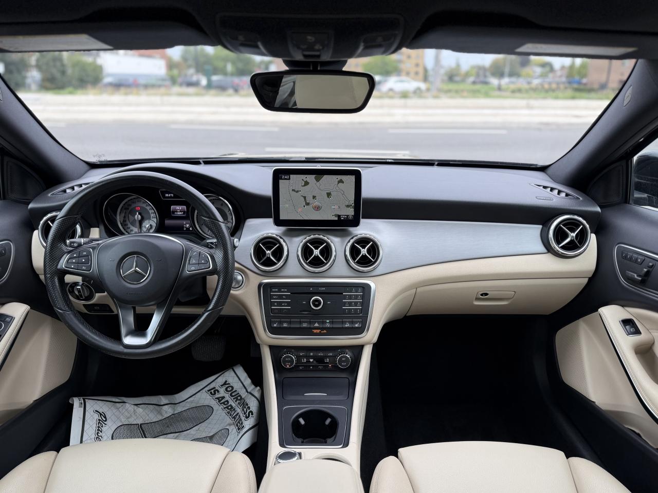 2016 Mercedes-Benz GLA 250 //AMG SPORT | PANO | LOADED Photo