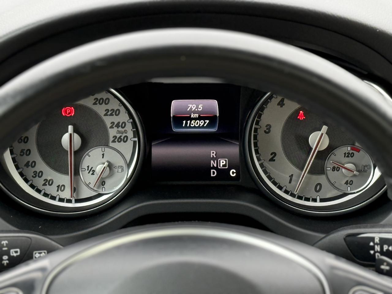 2016 Mercedes-Benz GLA 250 //AMG SPORT | PANO | LOADED Photo