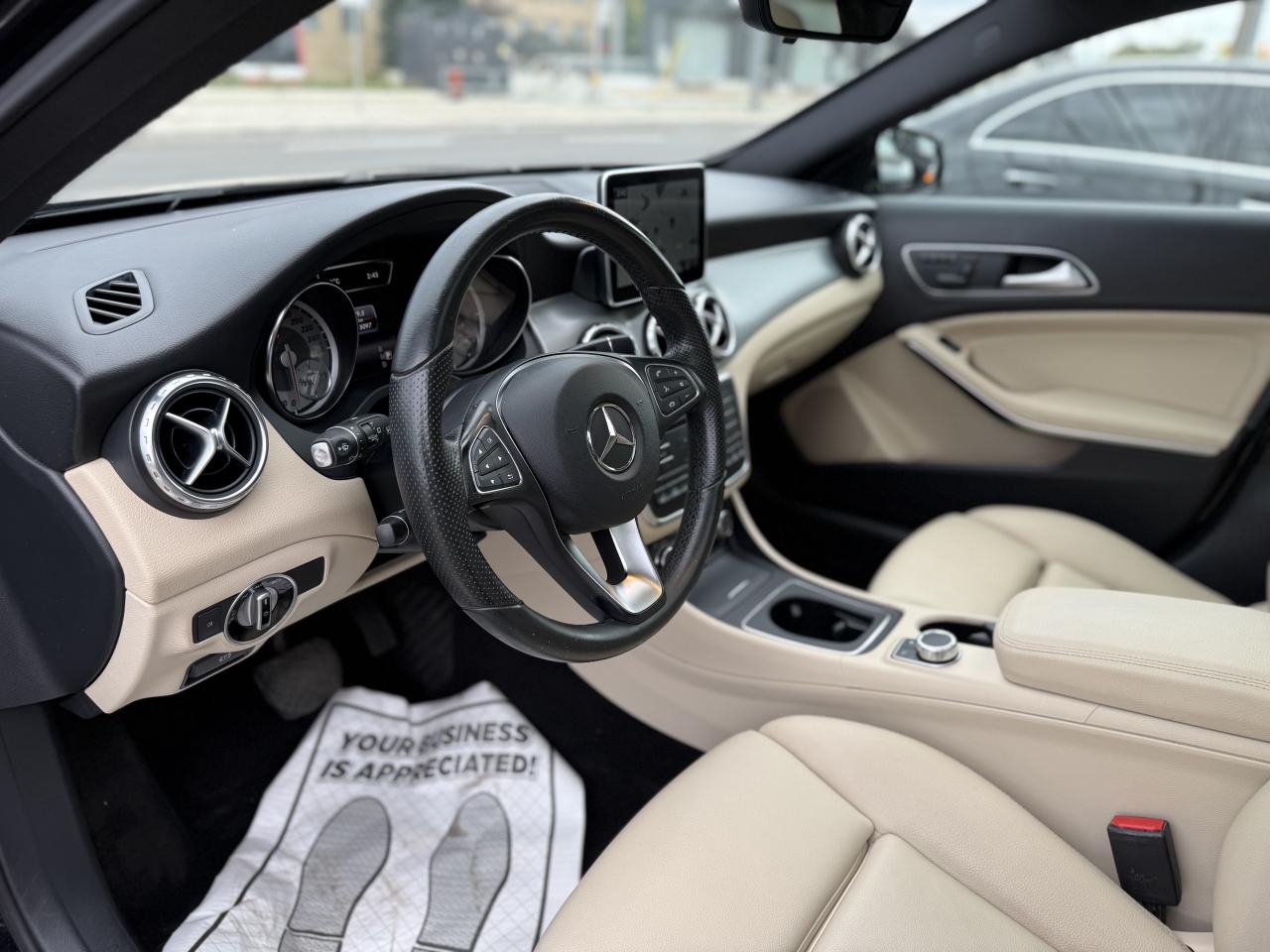 2016 Mercedes-Benz GLA 250 //AMG SPORT | PANO | LOADED Photo