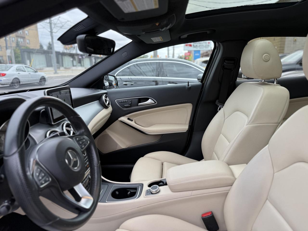 2016 Mercedes-Benz GLA 250 //AMG SPORT | PANO | LOADED Photo